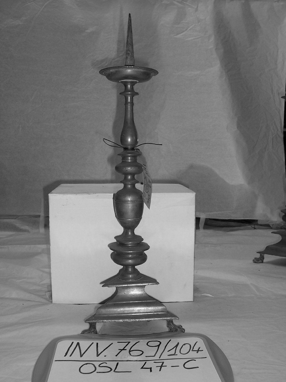 candeliere d'altare, elemento d'insieme - ambito lucchese (sec. XVIII)