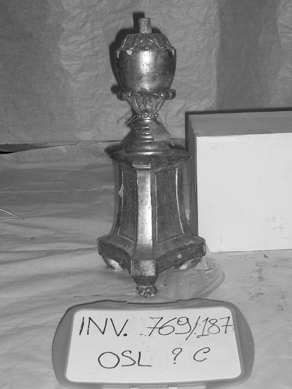 base per croce d'altare, elemento d'insieme - ambito lucchese (sec. XVIII)