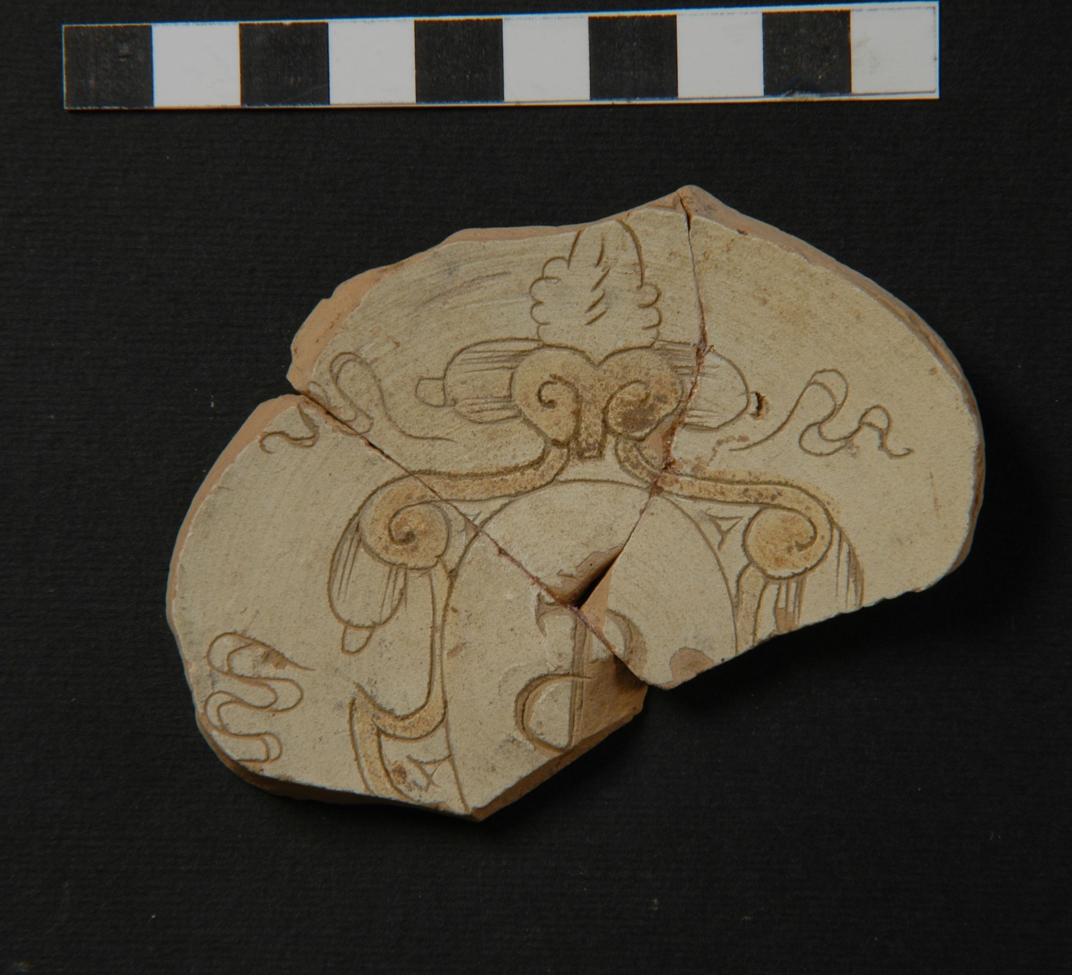 piatto, frammento - ambito toscano (secc. XVI/ XVII)