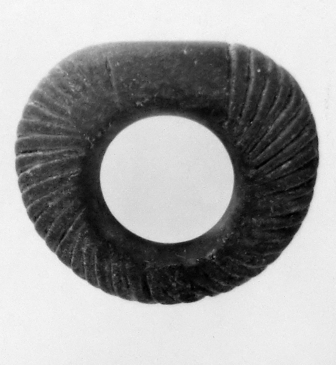 anello, verga a torciglione, castone piatto (secc. I/ III d.C)