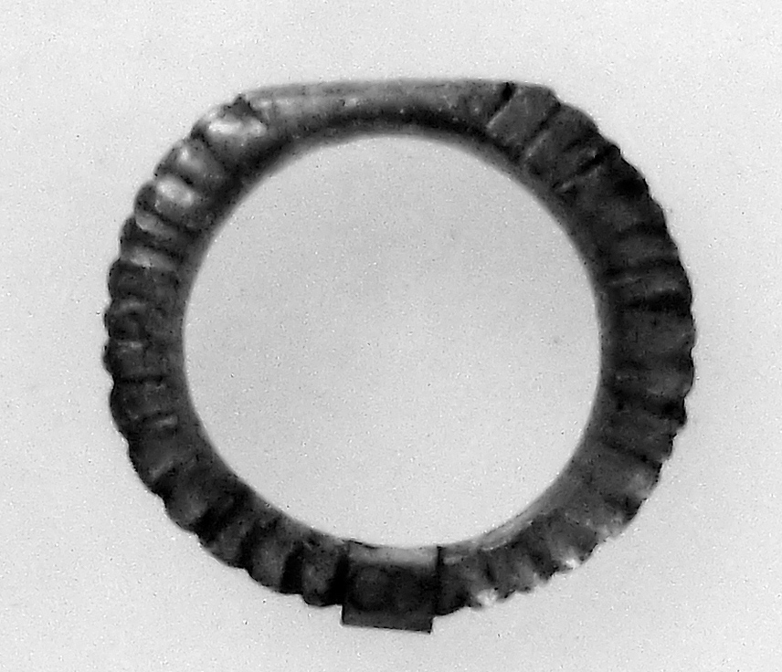 anello, verga a torciglione, castone piatto (secc. I/ III d.C)