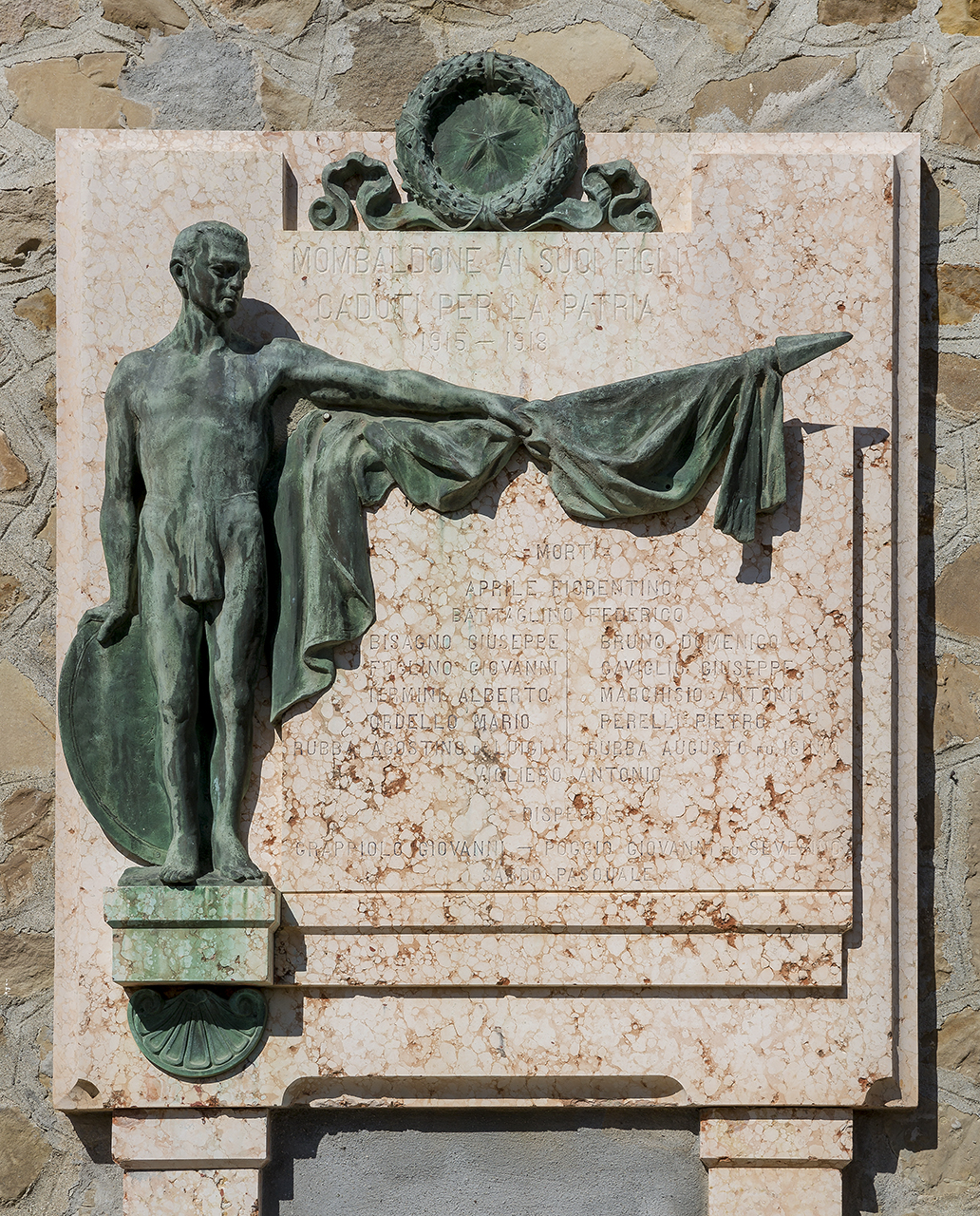 figura di soldato che porta la bandiera (monumento ai caduti - a lapide) - ambito piemontese (primo quarto, metà sec. XX, sec. XX)