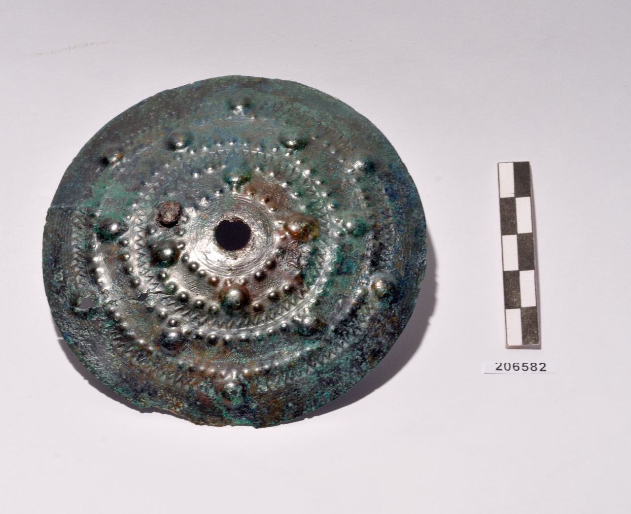 disco/ ornamentale, decorato (VII a.C)