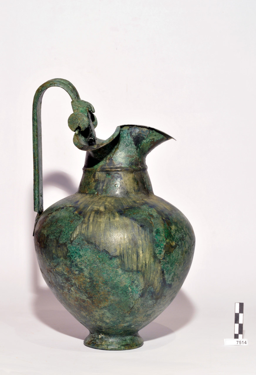 oinochoe - Officina etrusca (primo quarto VI a.C)