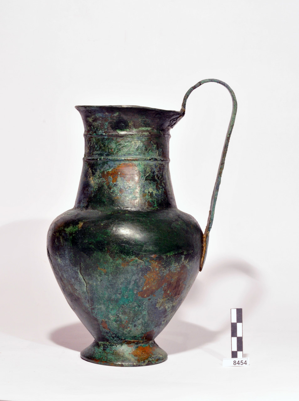 oinochoe - officina etrusca (prima metà VI a.C)