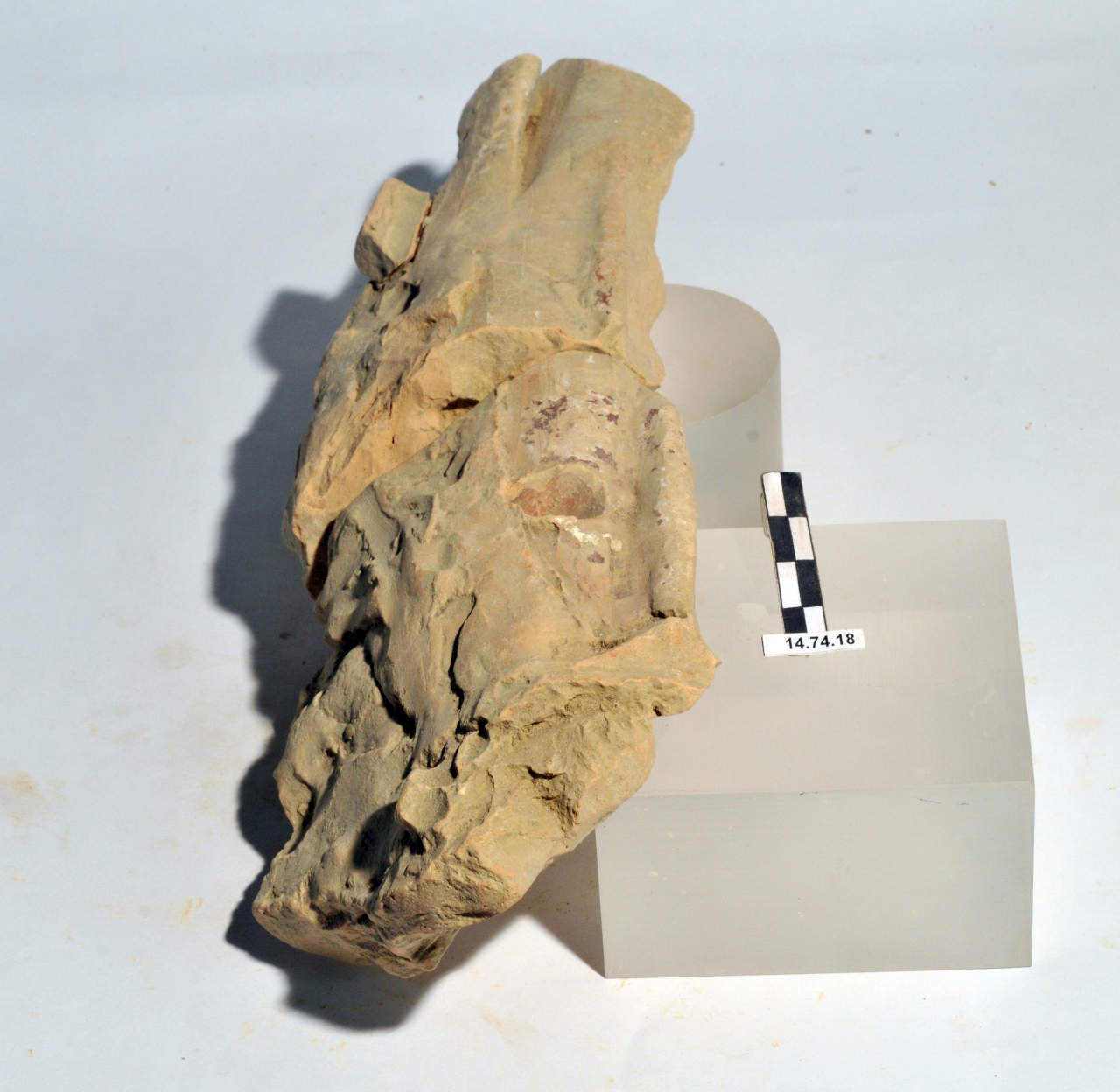 statua/ frontonale, panneggio (ultimo quarto II a.C)