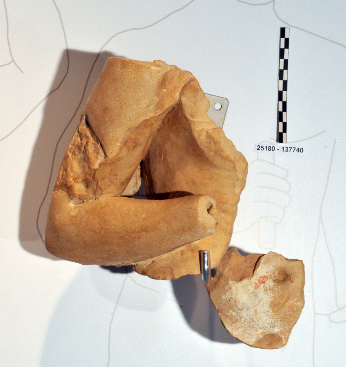 statua frontonale/ busto, braccio (ultimo quarto II a.C)