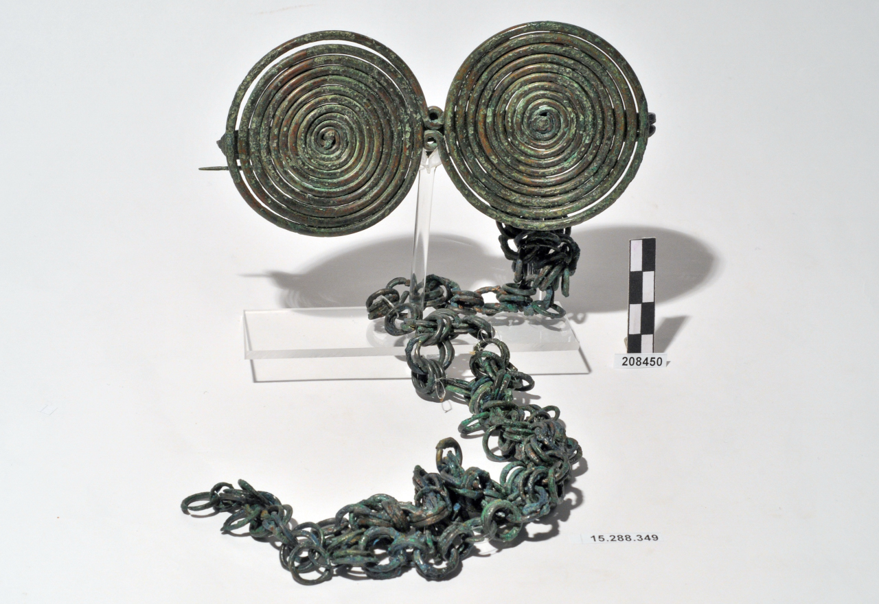 fibula/ a occhiali (VIII a.C)