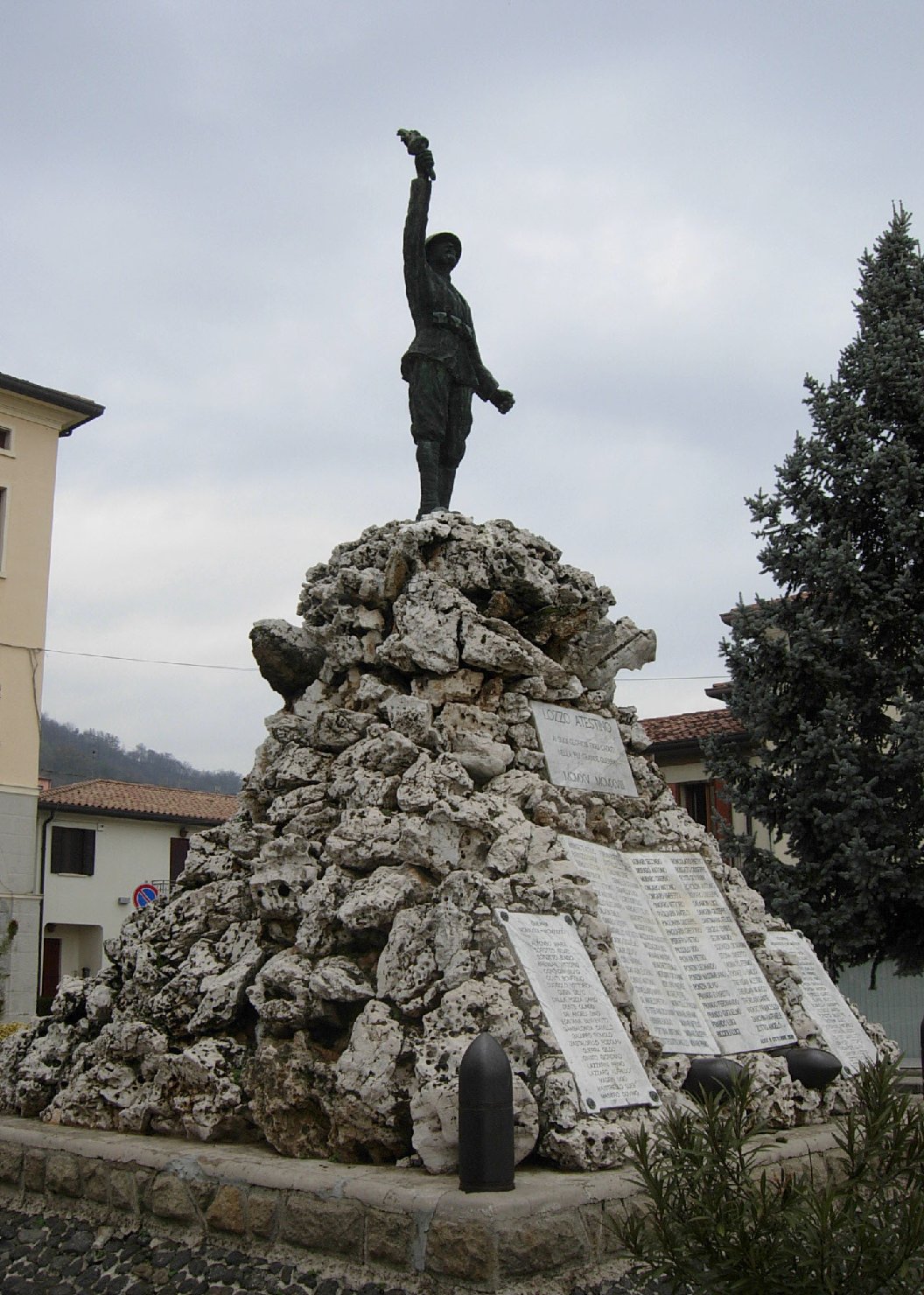 figura di soldato: fante (monumento ai caduti - a cippo) - ambito veneto (XX)