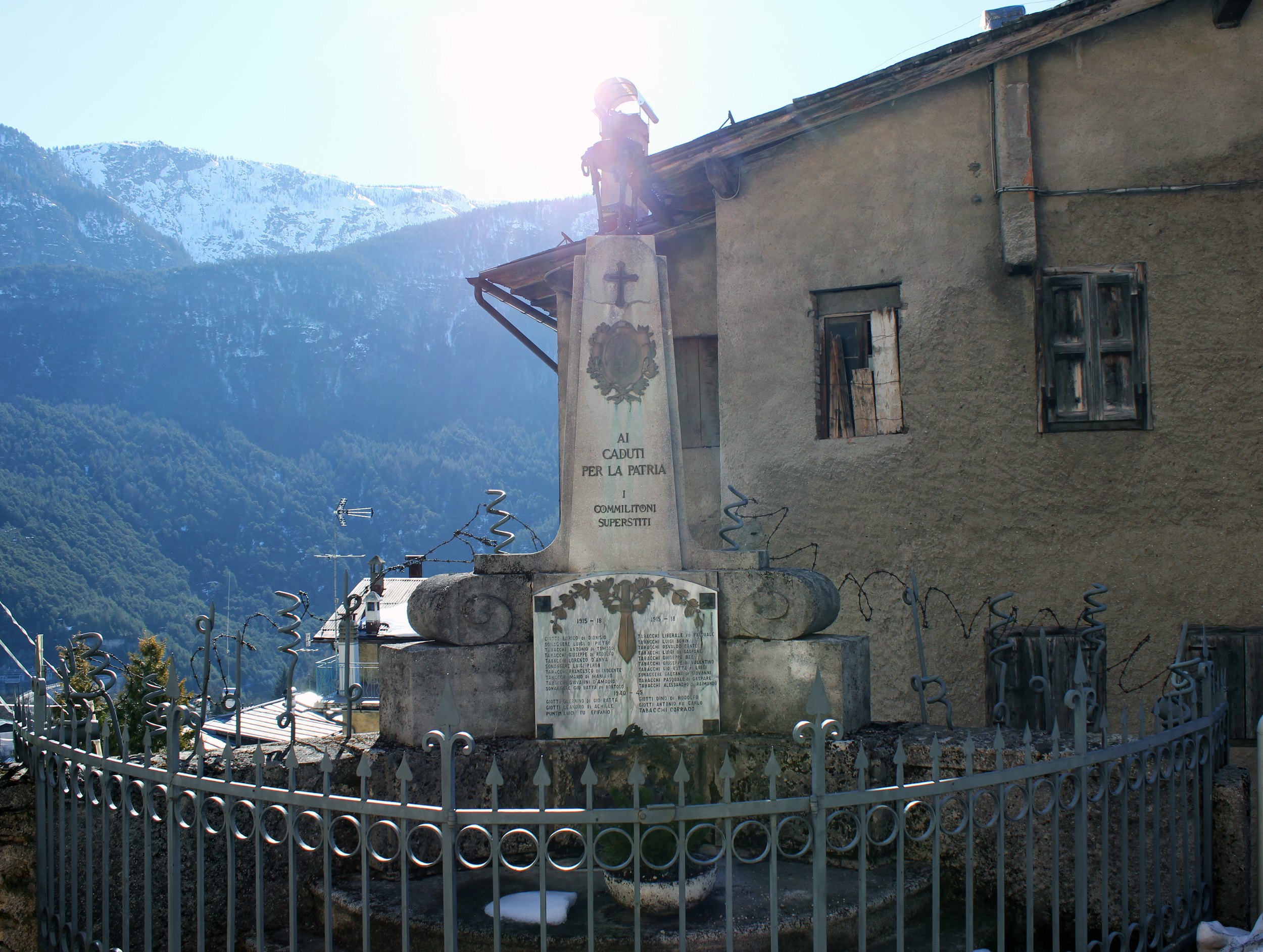 monumento ai caduti - ad obelisco, opera isolata di De Mas Gellio, Bosisio Giuseppe, Antica Fonderia De Poli (XX)