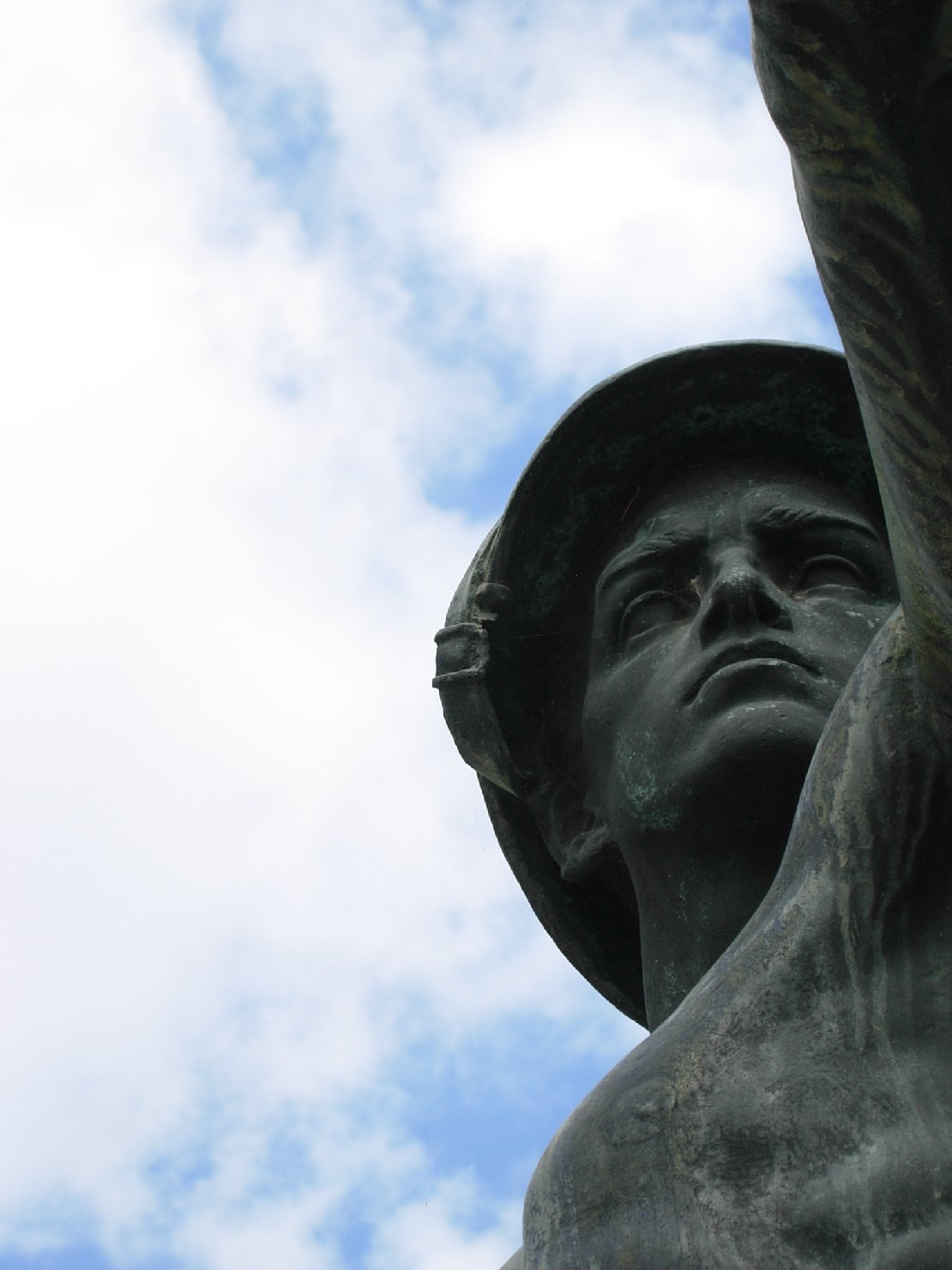 figura di soldato con allegoria della Vittoria (monumento ai caduti - a cippo) - ambito veneto (XX)