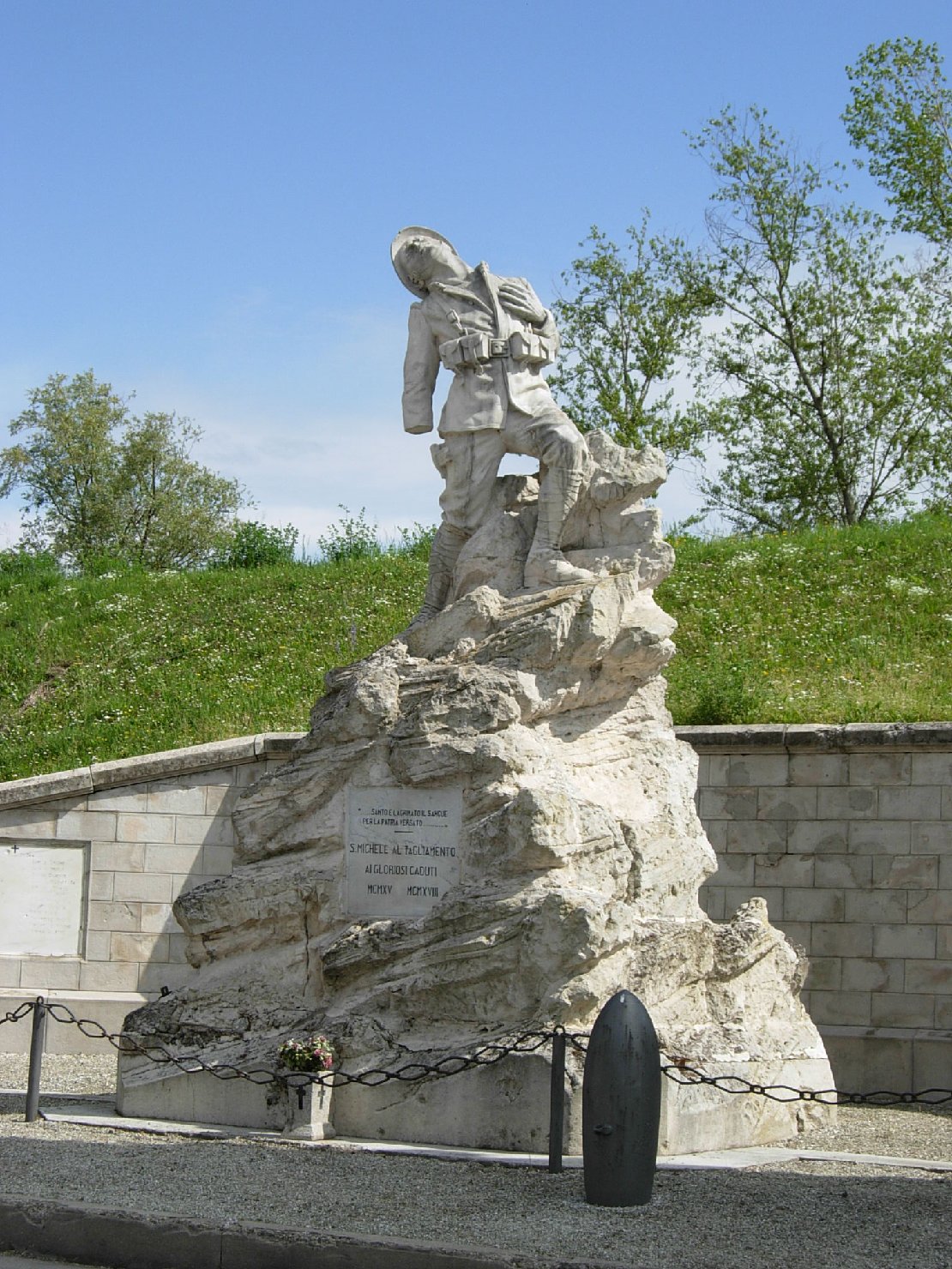 L'eroico fante d'Italia, allegoria della morte del soldato (monumento ai caduti - a cippo) di Ellero Francesco (XX)