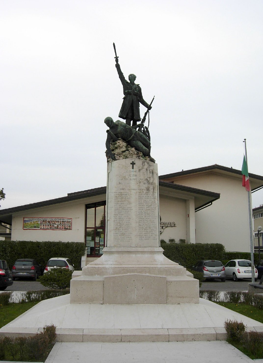 allegoria del sacrificio del soldato per la Patria (monumento ai caduti - a cippo) di Caldana Egisto (XX)