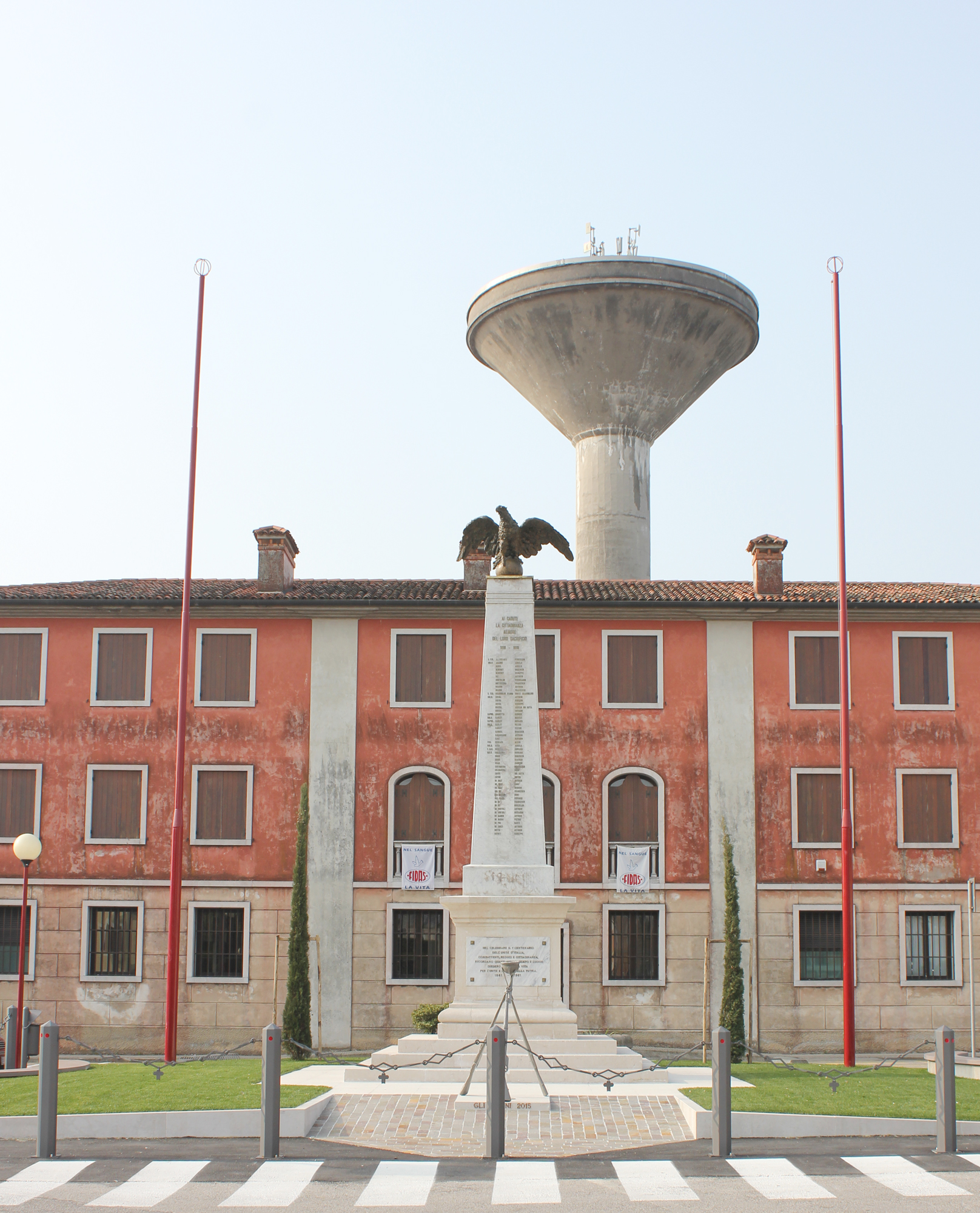allegoria della Vittoria come aquila (monumento ai caduti - ad obelisco, opera isolata) di Chiaradia Domenico (XX)
