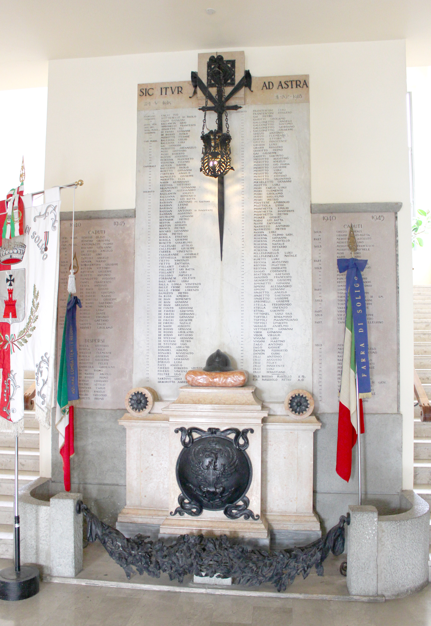 monumento ai caduti - a lapide, opera isolata di Possamai Giovanni (XX)