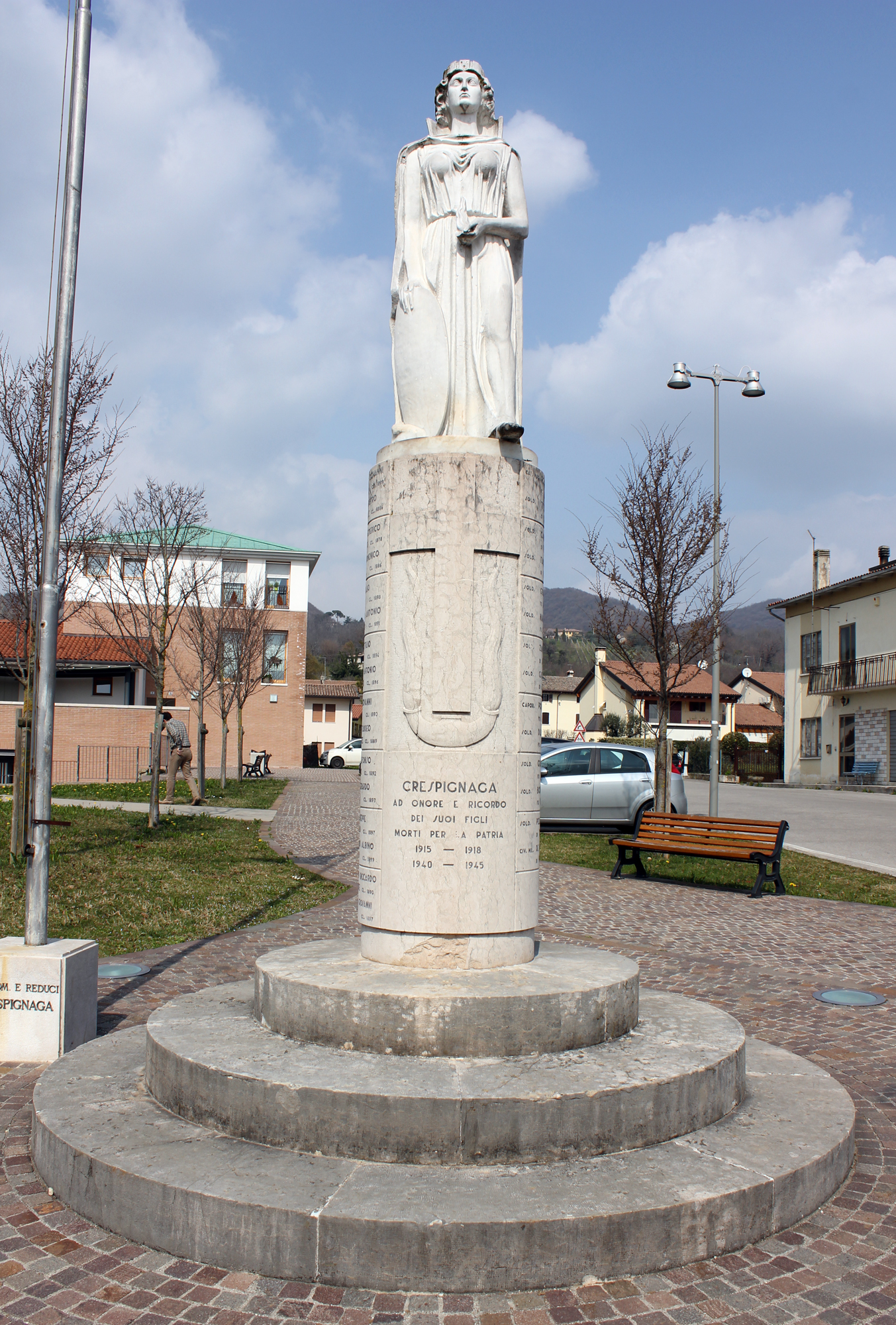 allegoria della Patria (monumento ai caduti - a cippo, opera isolata) di Andreose Danilo (XX)