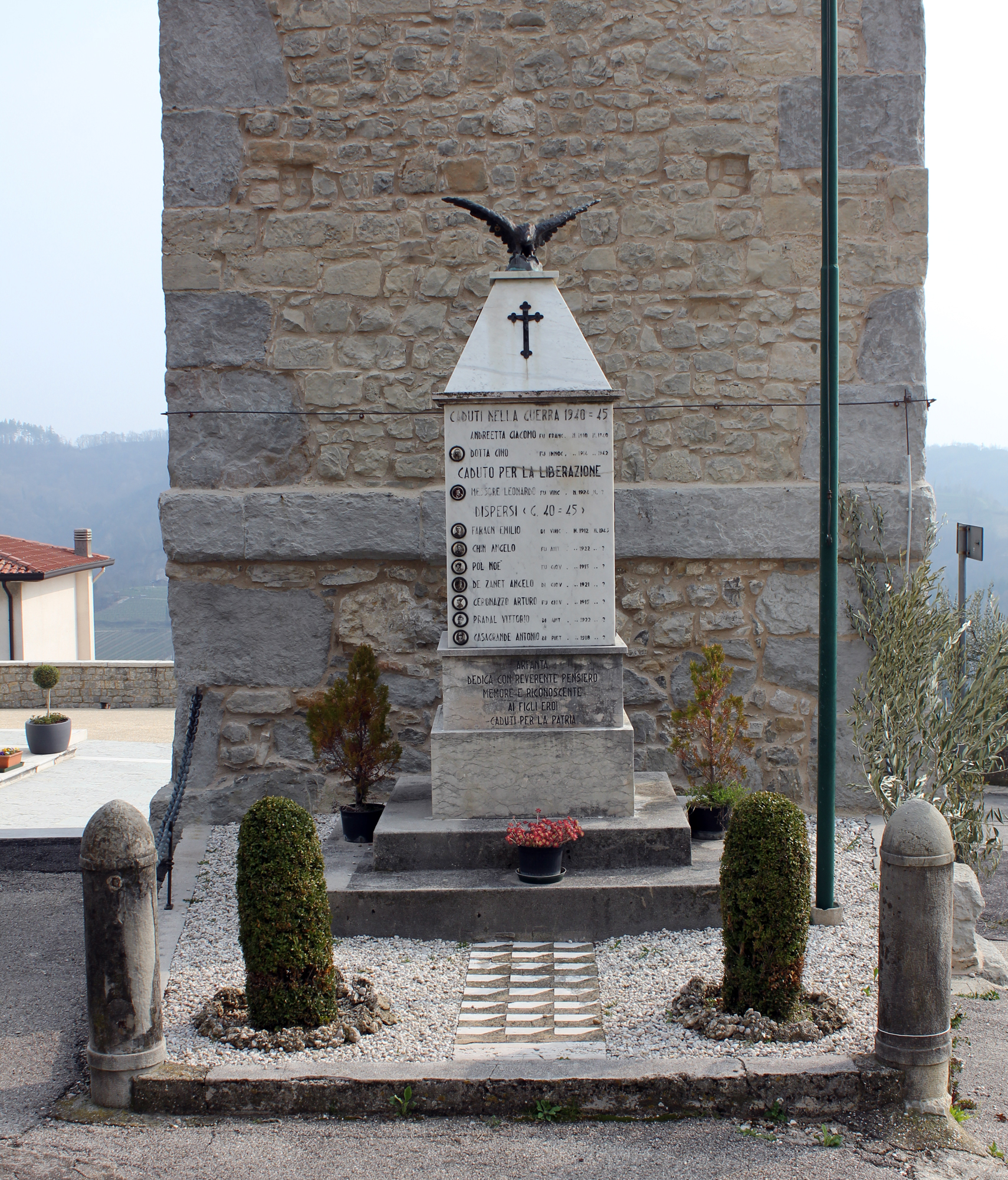 allegoria della Vittoria come aquila (monumento ai caduti - a cippo, opera isolata) - ambito italiano (XX)