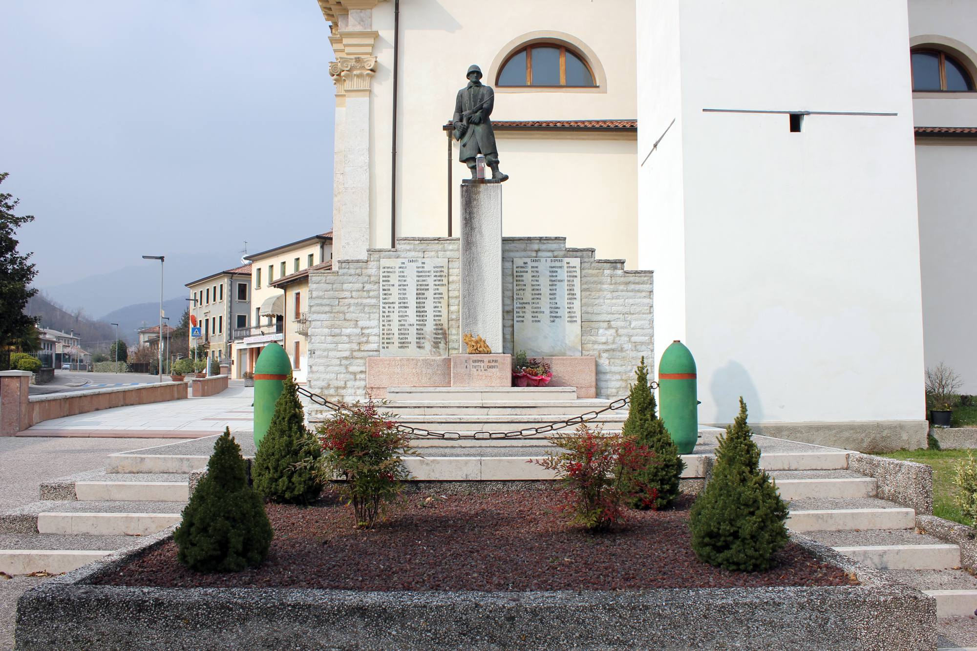 figura di soldato (monumento ai caduti, opera isolata) di Giaretta Aldo (XX)