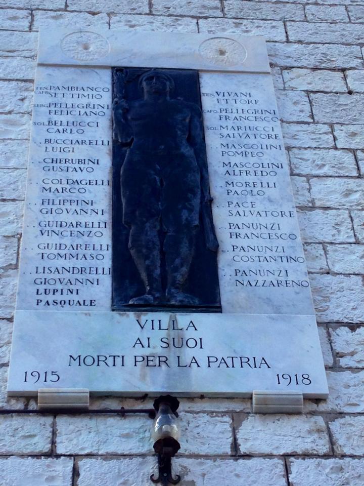 figura di soldato (monumento ai caduti - a lapide, opera isolata) di Pericoli Giuseppe (secondo quarto sec. XX)