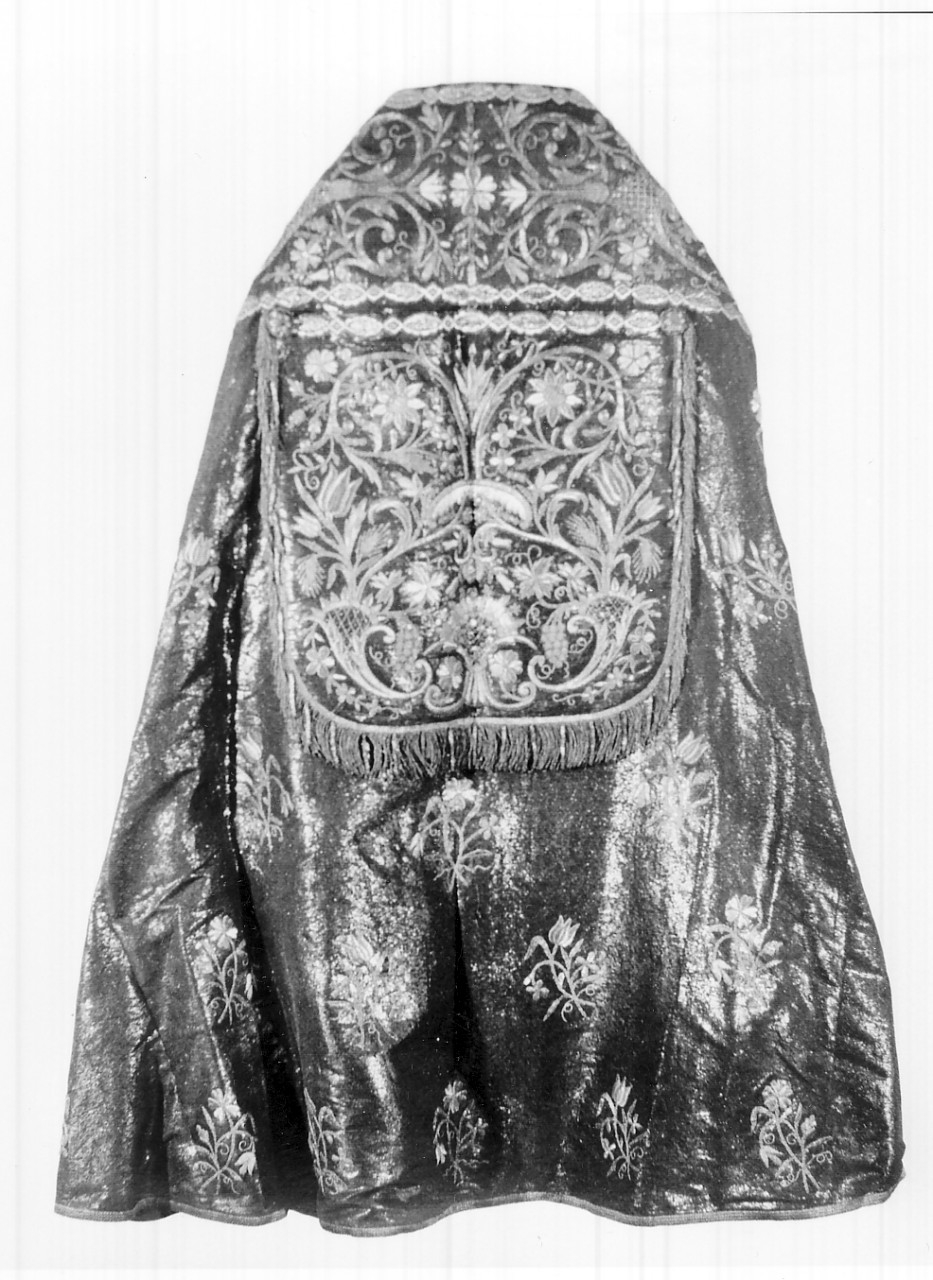 piviale, opera isolata - manifattura Italia meridionale (ultimo quarto sec. XIX)