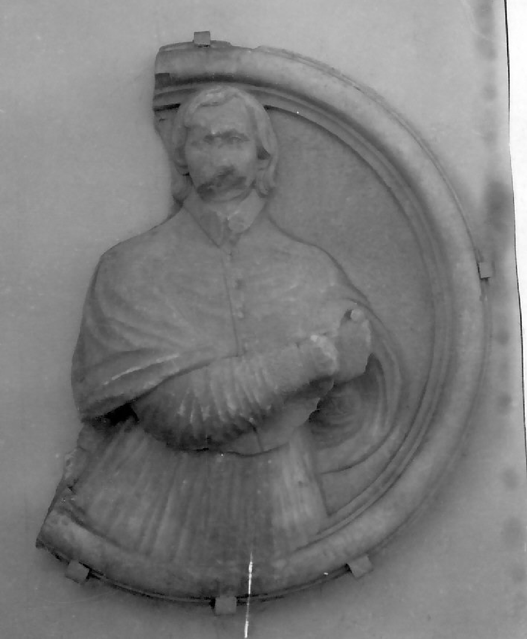 Ritratto di prelato, ritratto di ecclesiastico (rilievo, opera isolata) - bottega calabrese (sec. XVII)