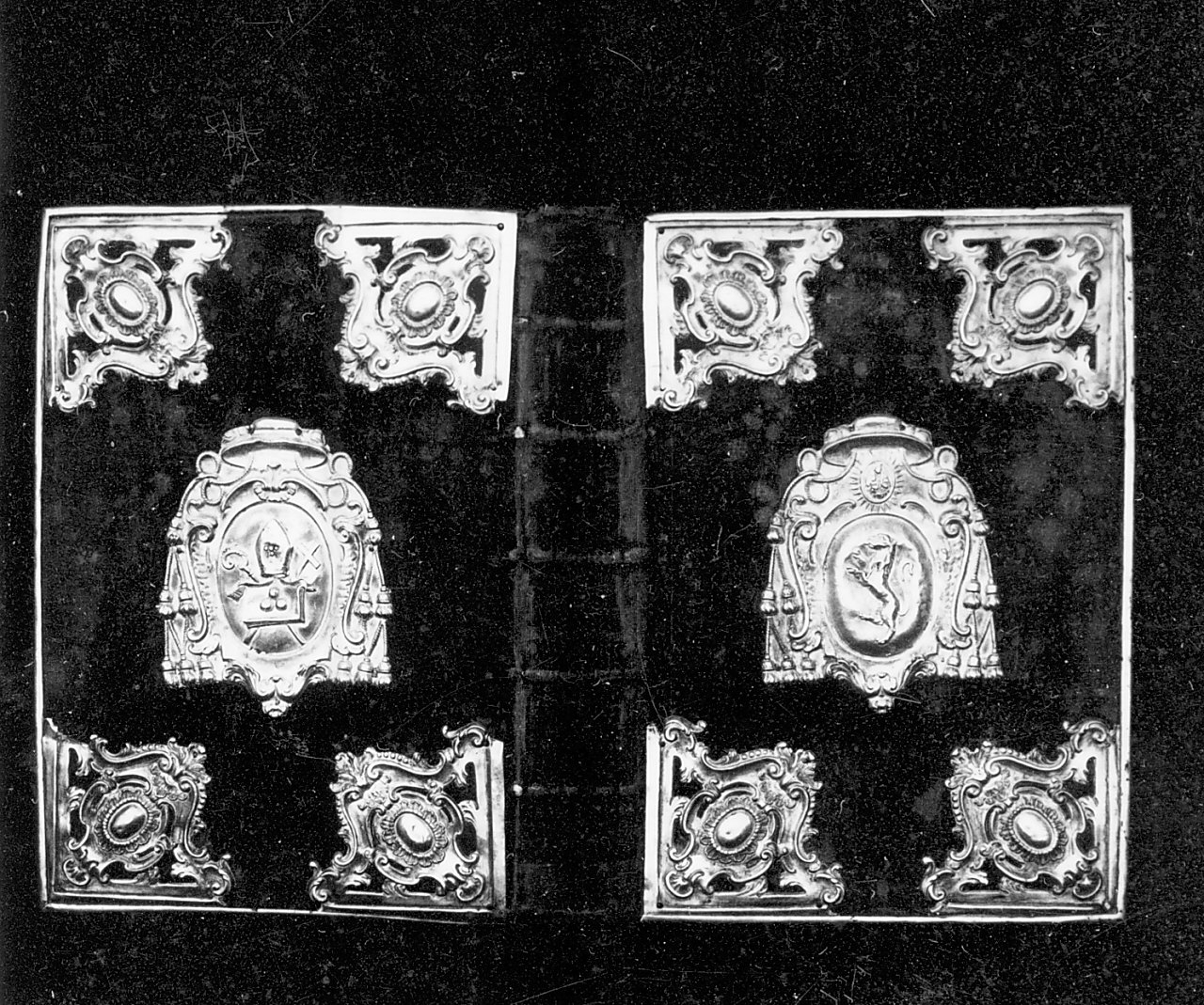 coperta di libro liturgico, opera isolata - bottega napoletana (secc. XVIII/ XIX)