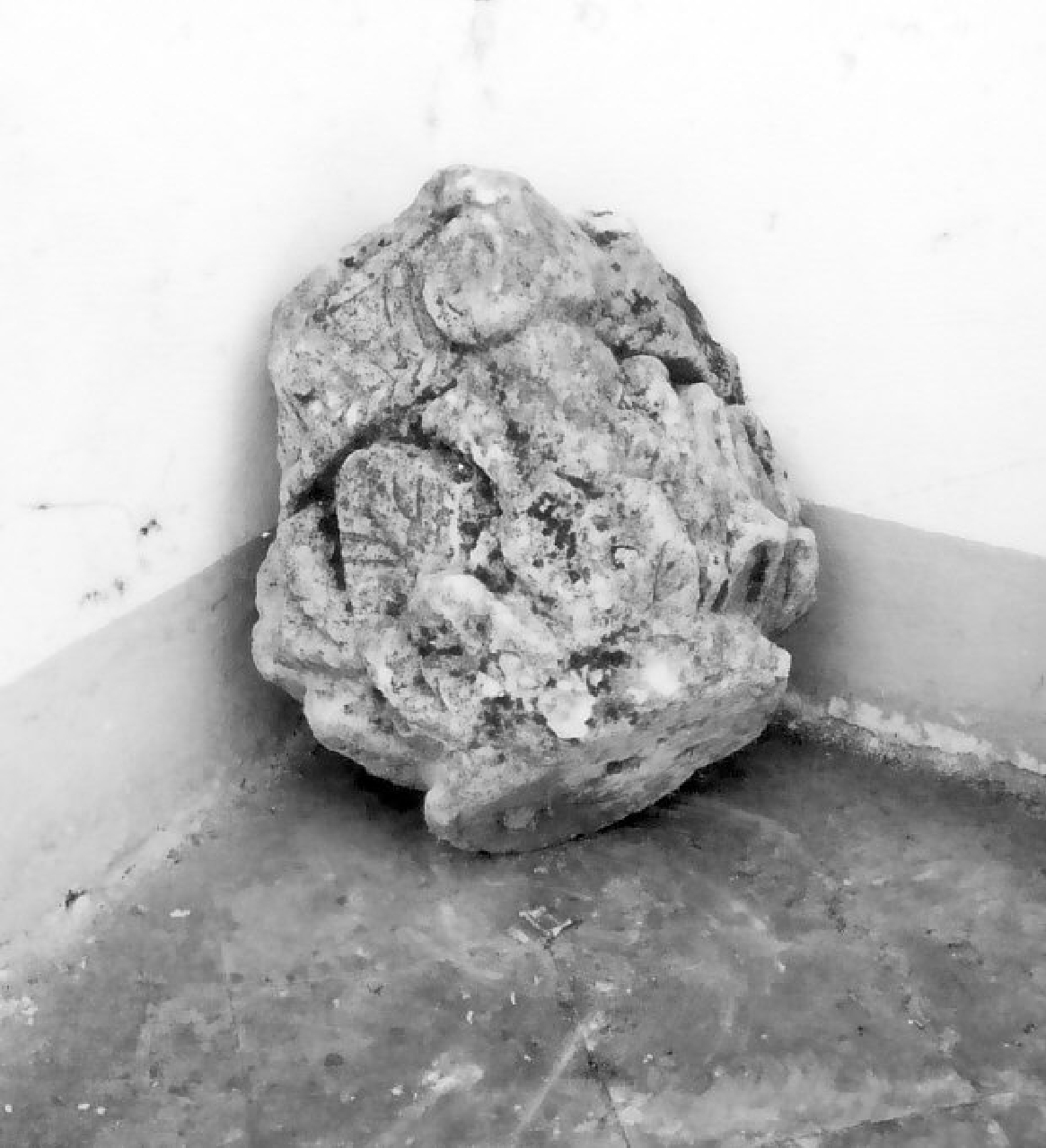 capitello corinzio, opera isolata - bottega calabrese (sec. V, sec. VI)