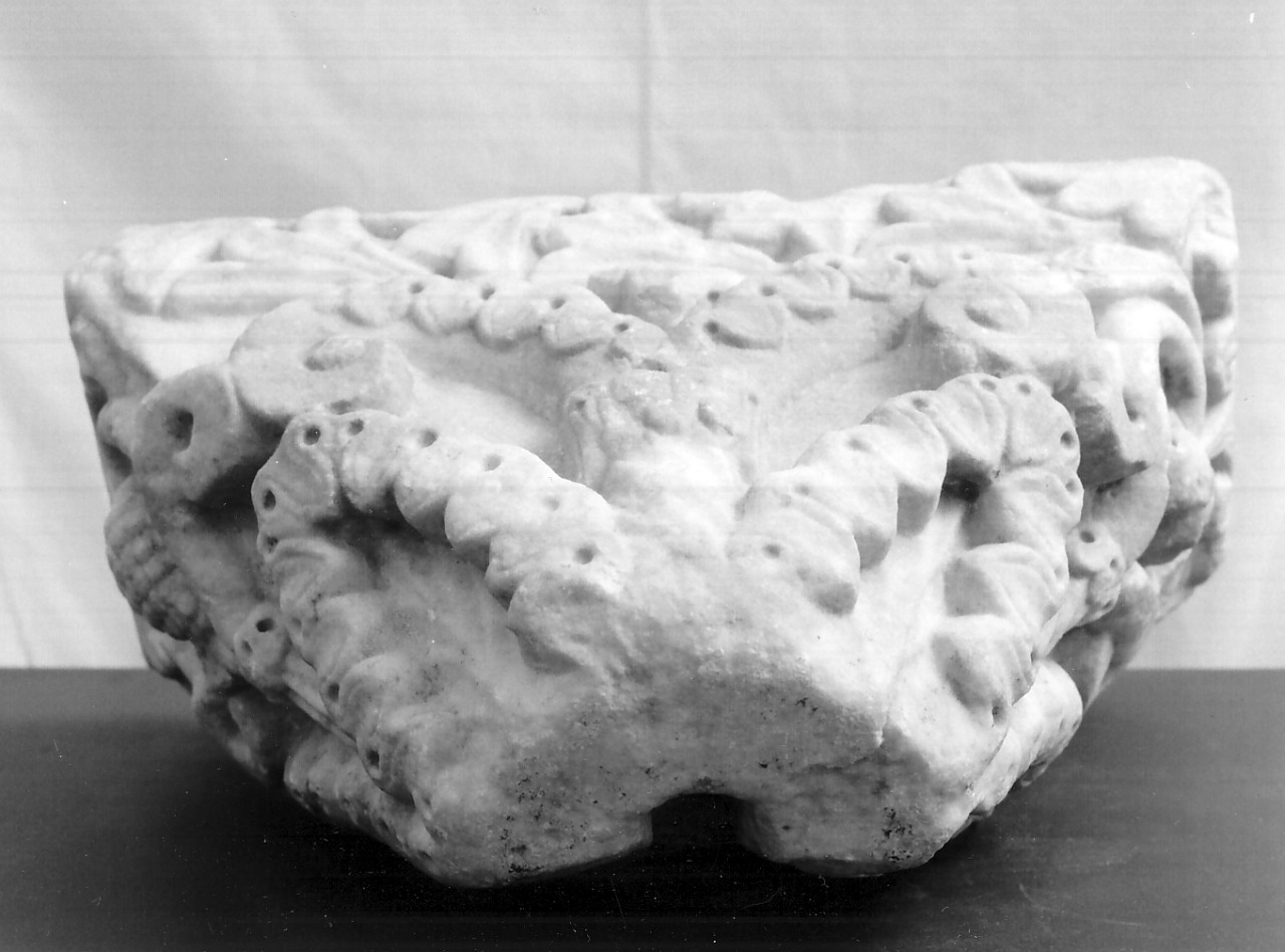 capitello, opera isolata - bottega normanna (sec. XI)