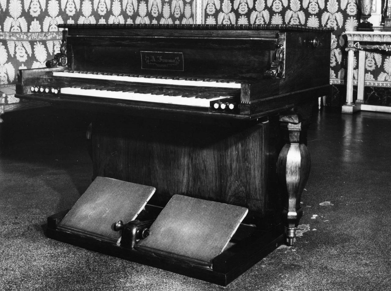 pianoforte - a coda - manifattura napoletana (sec. XIX)