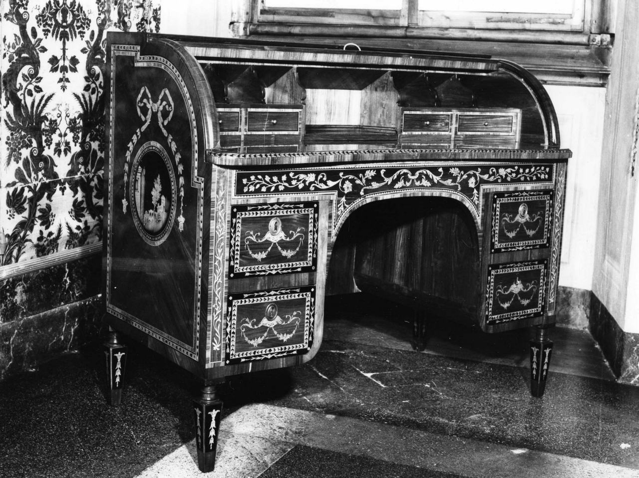 scrivania - manifattura italiana (sec. XIX)