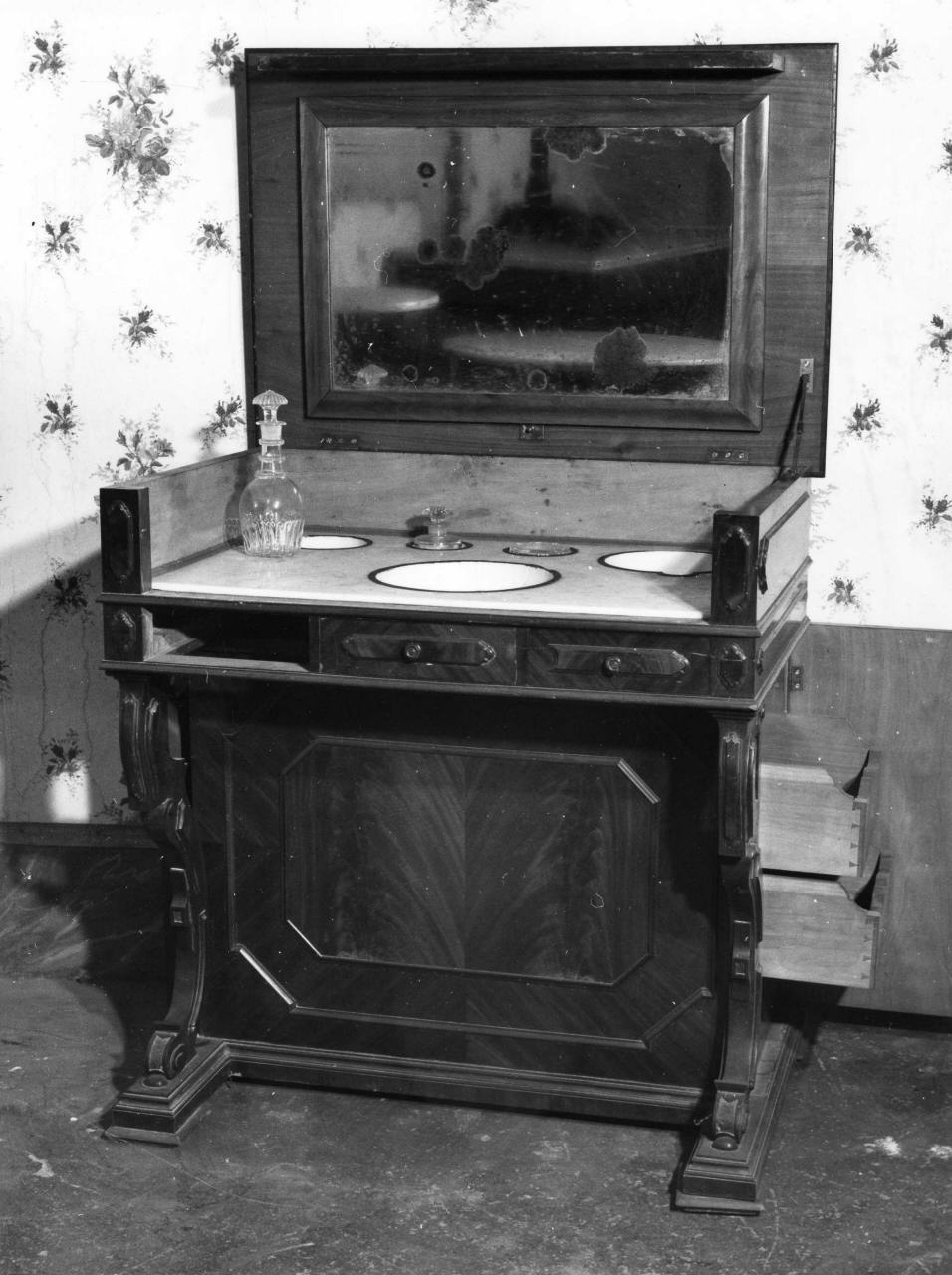 tavolino da toeletta - manifattura italiana (metà sec. XIX)