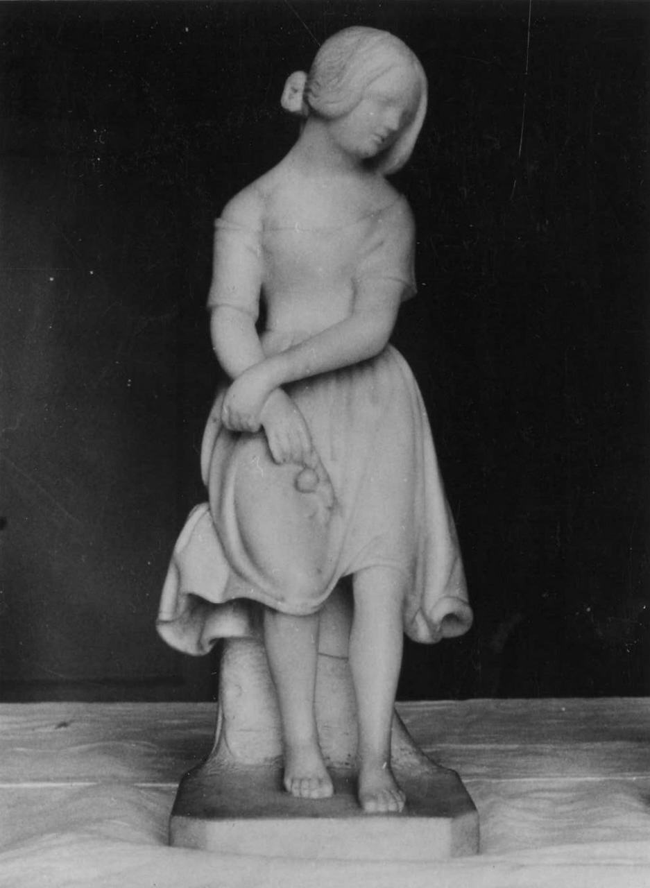 figura femminile seduta (statuetta) - manifattura italiana (sec. XIX, sec. XIX)