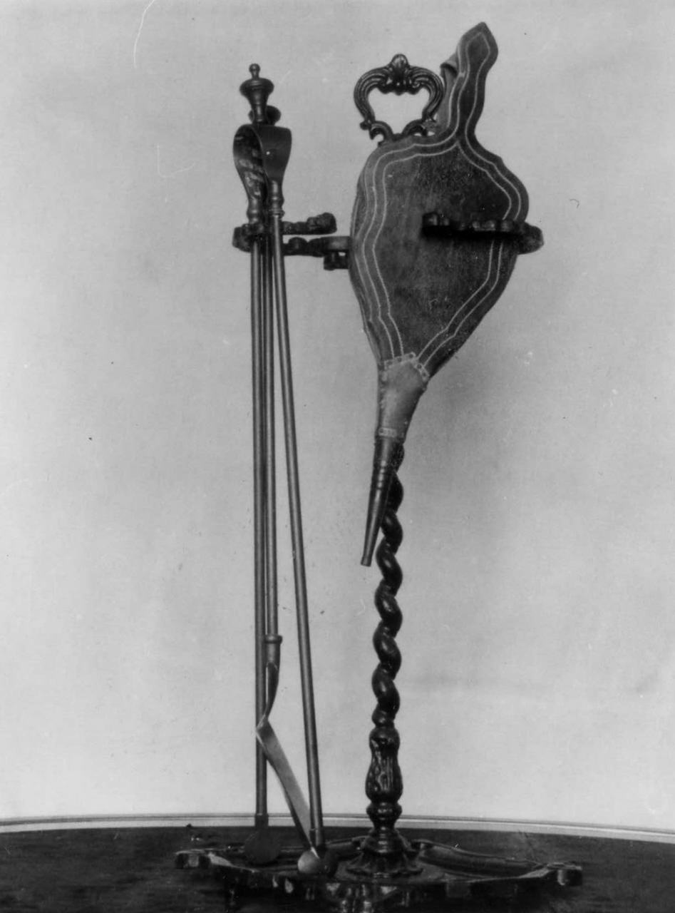 servizio da fuoco - manifattura toscana (sec. XIX, sec. XIX)