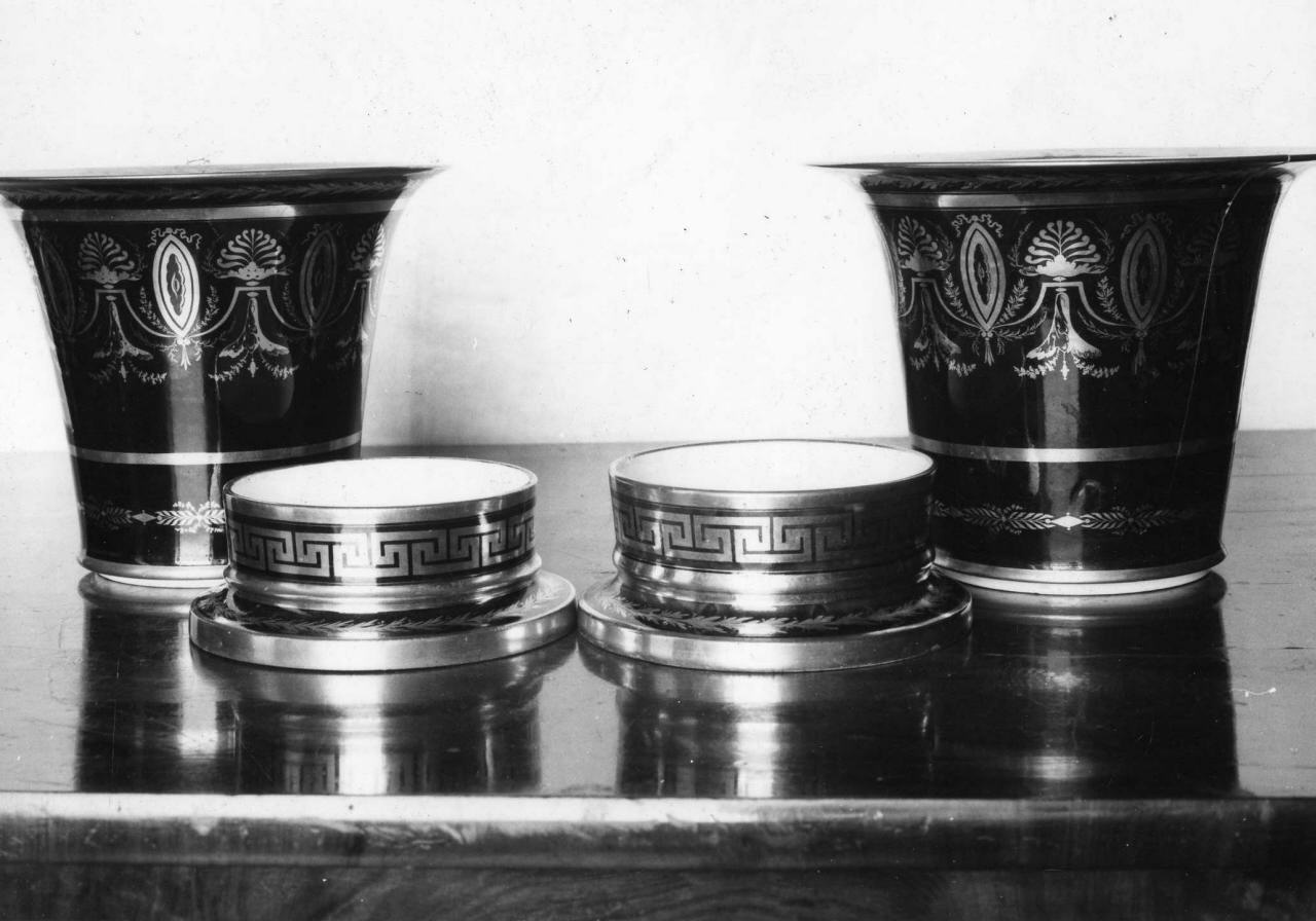 vaso, serie - manifattura italiana (?) (primo quarto sec. XIX)