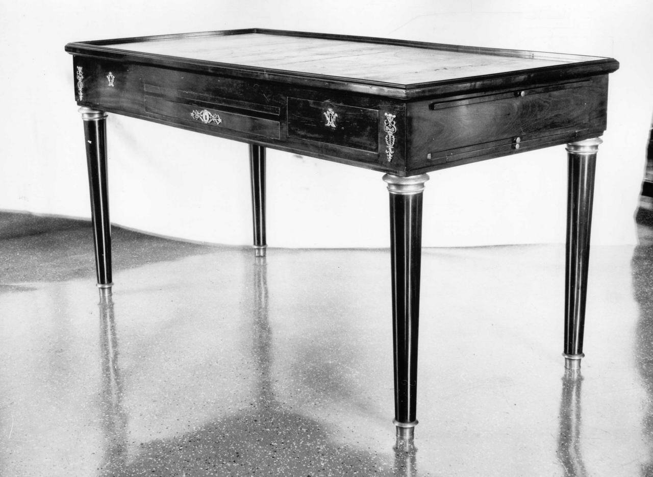 tavolo - manifattura italiana (prima metà sec. XIX)