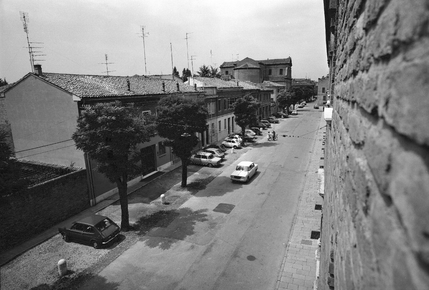 Strade - Via Scandiana <Ferrara> (negativo) di Gessi, Aldo, Benvenuti, Pietro, Rossetti, Biagio (XX)