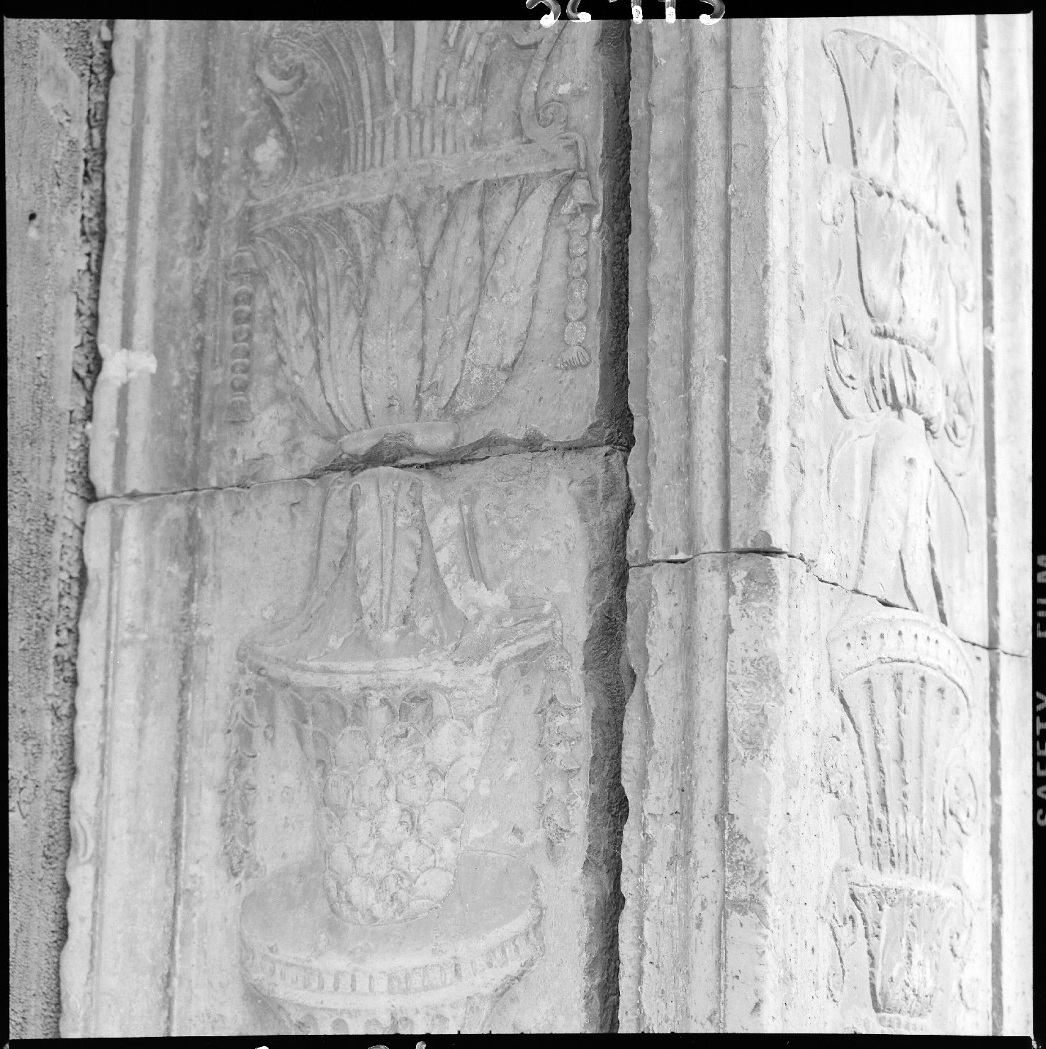 Italia - Emilia Romagna - Ferrara - Architettura - Palazzi - Palazzo Schifanoia (negativo) di Felisatti, Daniele, Ambrogio di Giacomo, Antonio di Gregorio (XX)