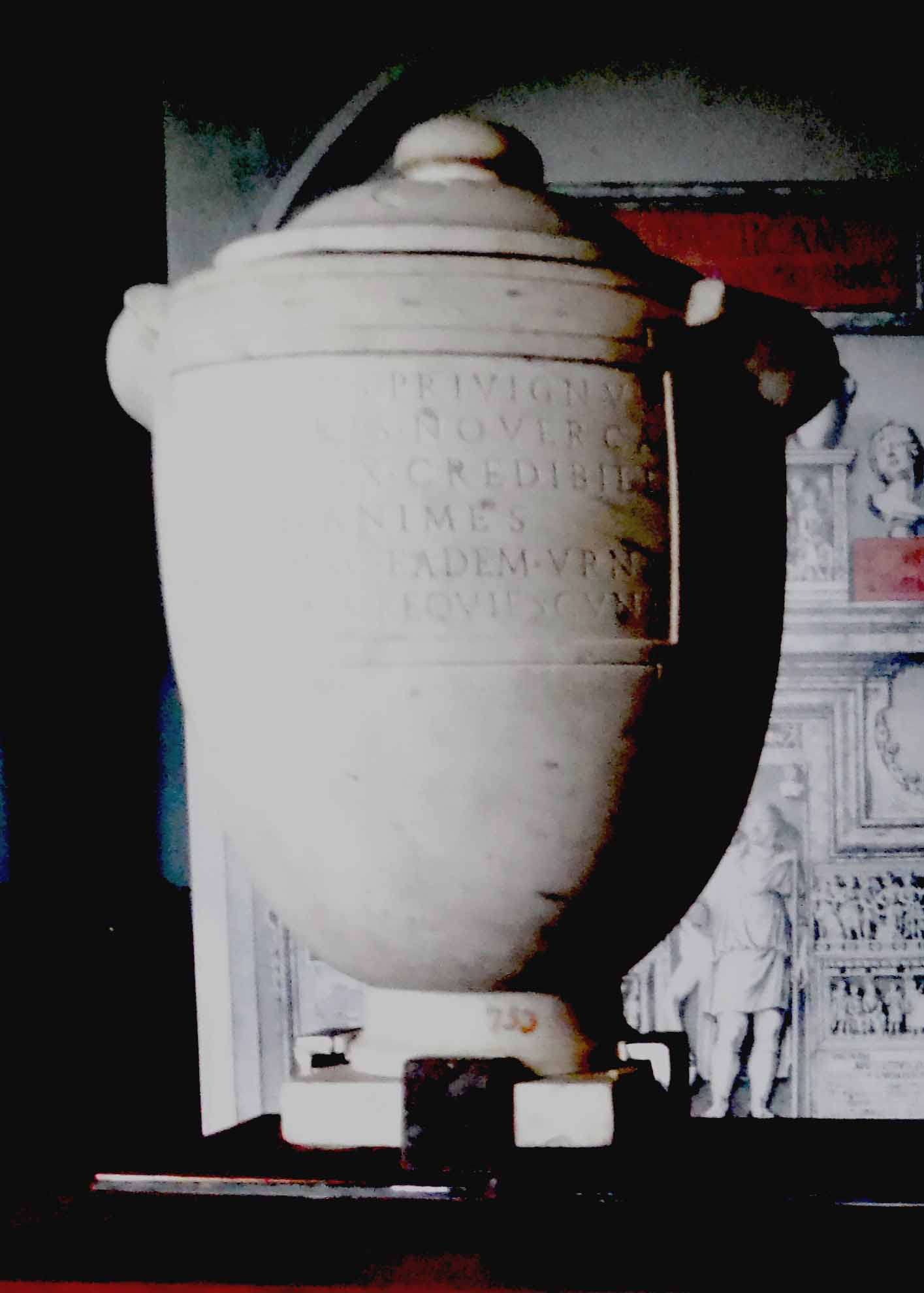 Urnetta in in marmo bianco (urna) - arte XVI-XVII secolo (XVI)