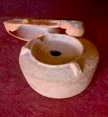 Ceramica domestica (lucerna, intera e frammento) - ambito romano (Età romana)