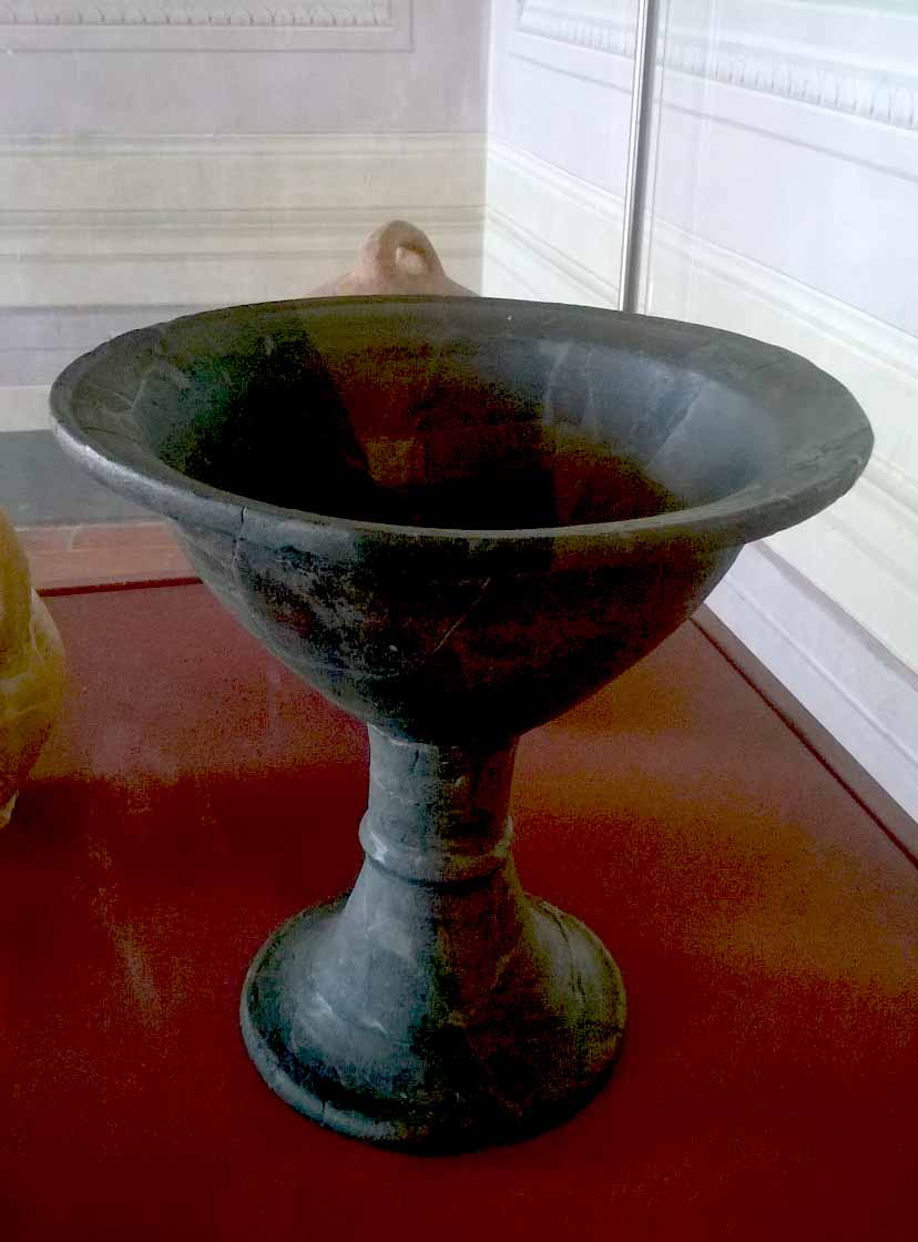 Ceramica domestica (bacile) - ambito etrusco (seconda metà VI a.C)