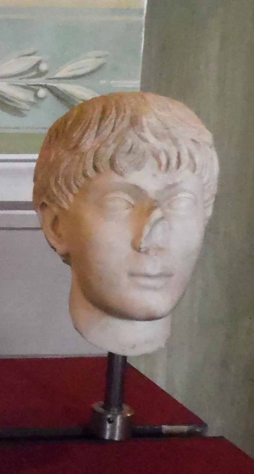 Testa raffigurante volto maschile (testa) - ambito romano (Età di Traiano)