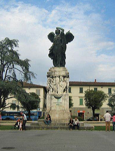 Vittoria alata, allegoria del soldato come eroe antico (monumento ai caduti - a cippo) di Rivalta Carlo, Manetti G. Dario, Andreini Oreste (sec. XX)