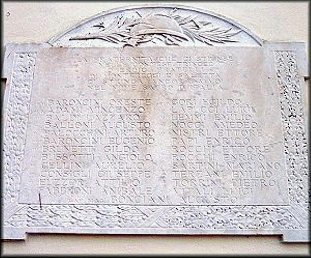 elmetto con ramo di palma (lapide commemorativa) - ambito toscano (sec. XX)