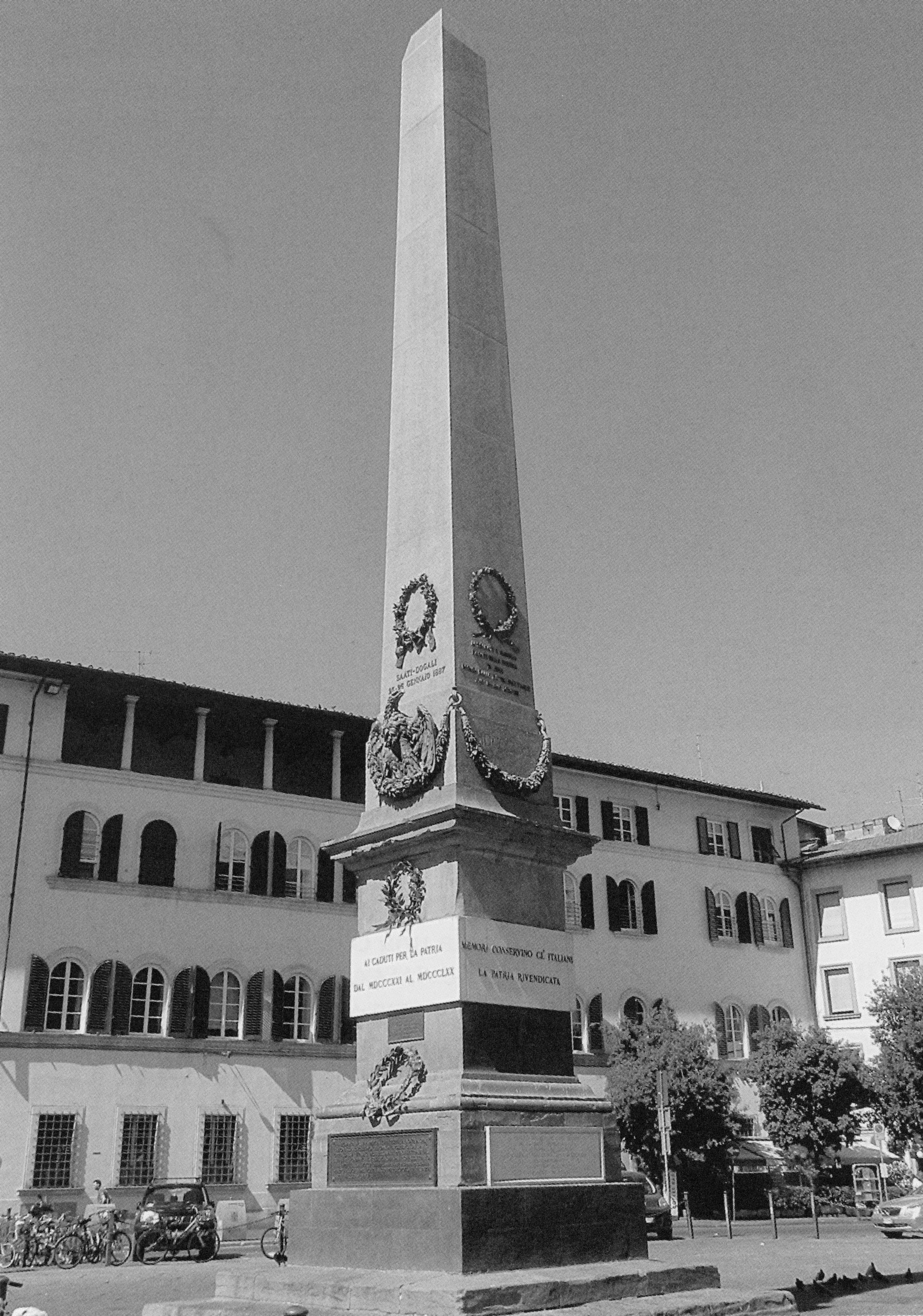 allegoria della Vittoria come aquila (monumento ai caduti - ad obelisco) di Pini Giovanni (sec. XX)