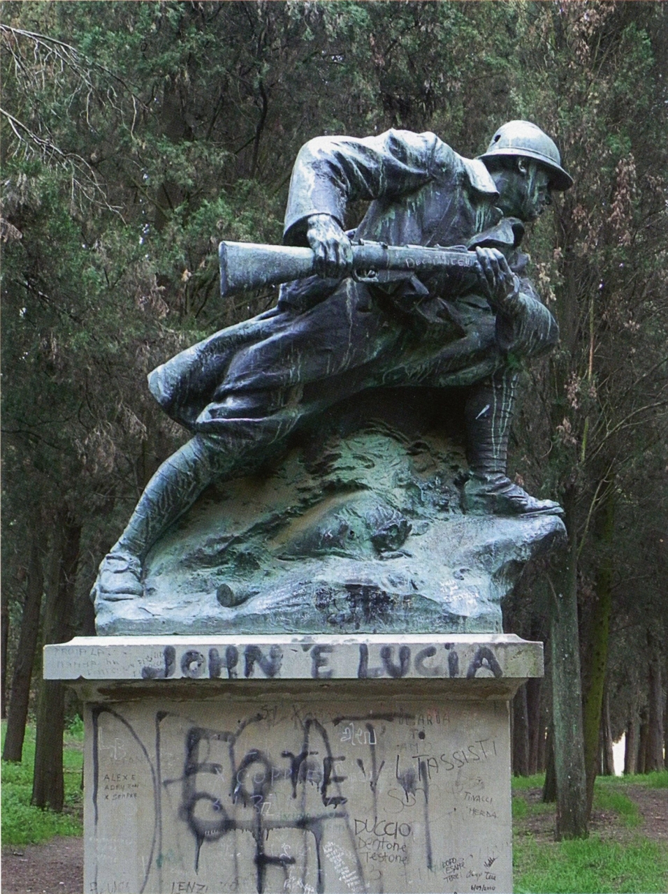 figura del soldato: fante (monumento ai caduti - a cippo) di Vannetti Angiolo (sec. XX)