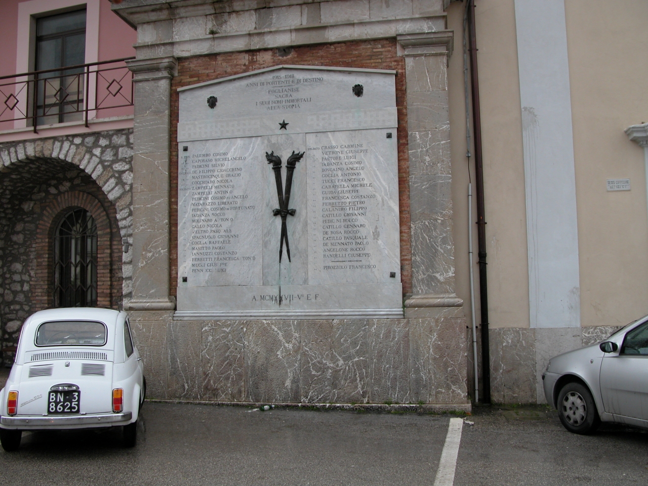 monumento ai caduti - a lapide - bottega Italia centro-meridionale (sec. XX)