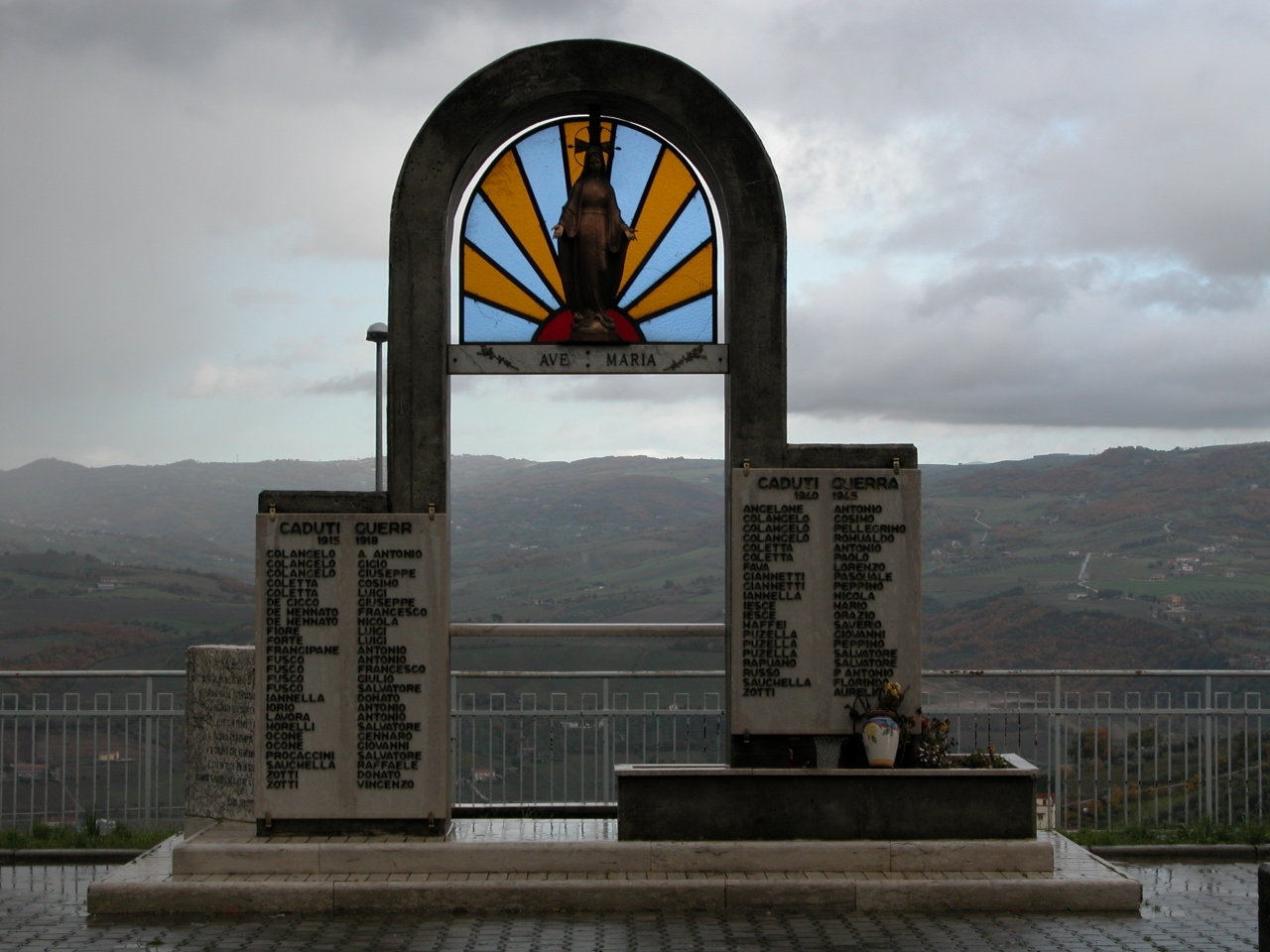 monumento ai caduti - a lapide - bottega Italia centro-meridionale (ultimo quarto sec. XX)