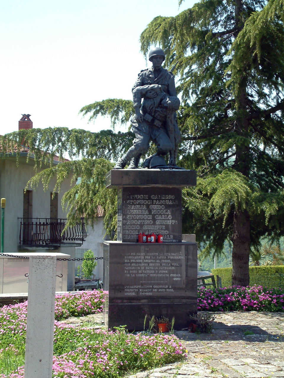 morte del soldato (monumento ai caduti - ad ara) - bottega Italia centro-meridionale (sec. XX)