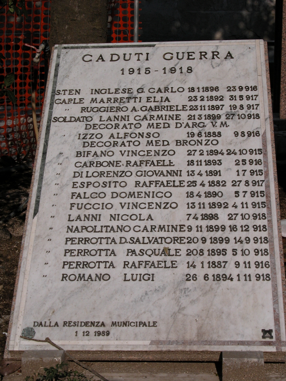 lapide commemorativa ai caduti - bottega Italia centro-meridionale (sec. XX)