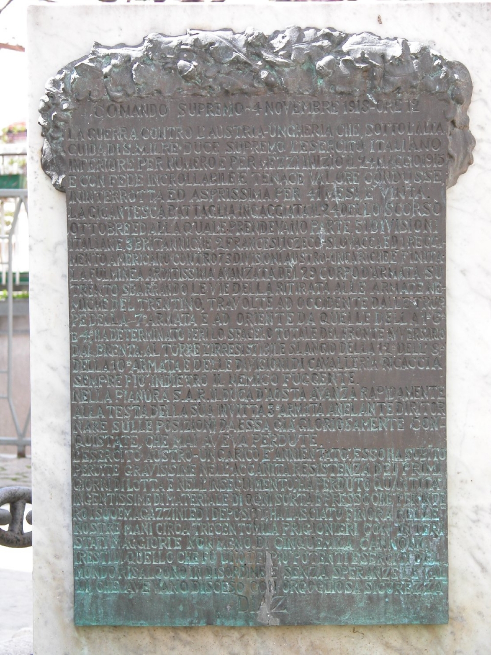 allegoria del sacrificio del soldato per la Patria (monumento ai caduti - a colonna) di Colognesi Gino (sec. XX)